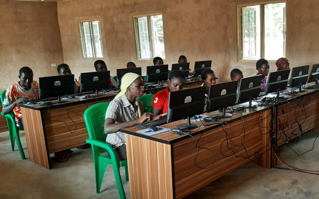 School Nigeria – Solar & PC